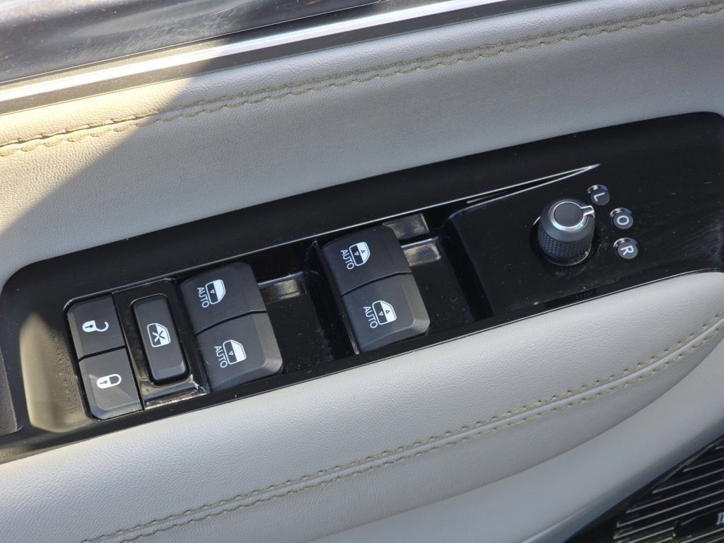 Used 2023 Jeep Wagoneer Series III w/ Premium Group I image 23