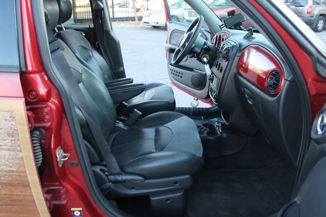 Used 2004 Chrysler PT Cruiser Limited FWD image 32