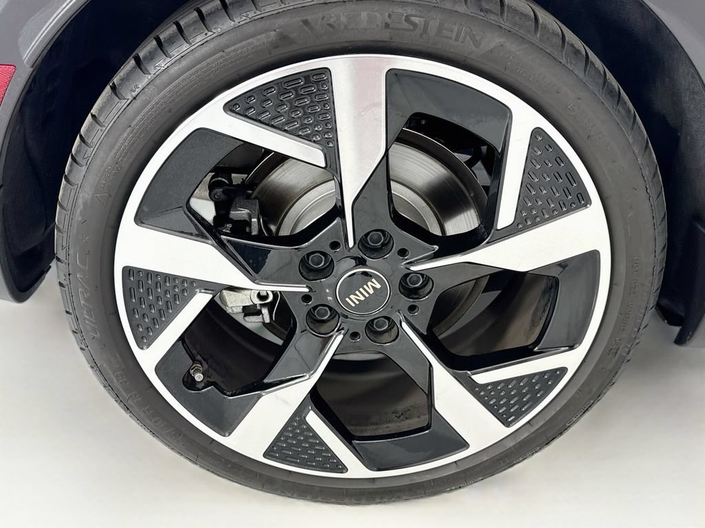 Certified 2026 MINI Cooper 4-Door Hardtop FWD image 35