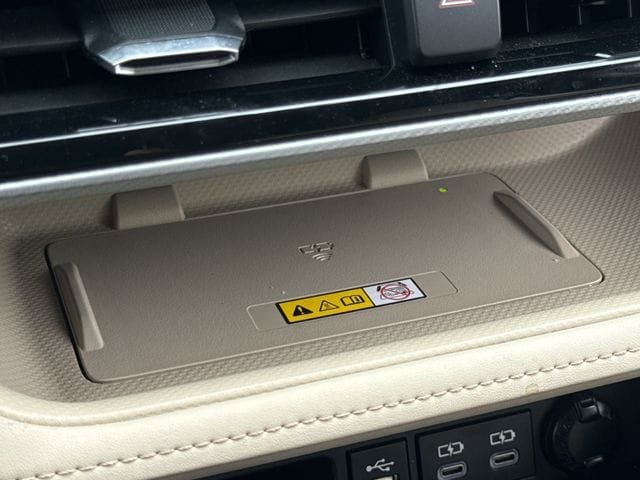 Used 2023 Toyota Highlander Platinum FWD image 24