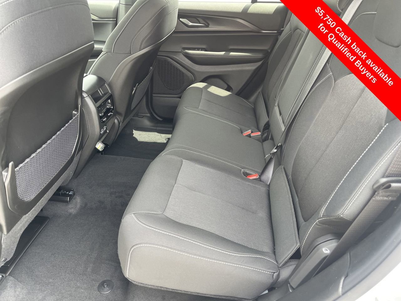 New 2025 Jeep Grand Cherokee Laredo X w/ Luxury Tech Group I image 19