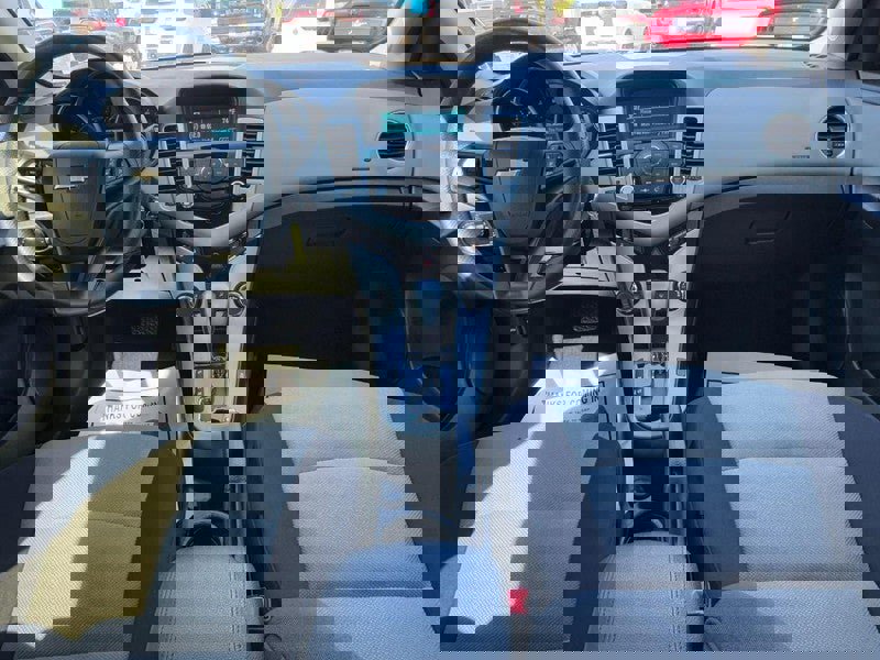 Used 2014 Chevrolet Cruze LS image 11