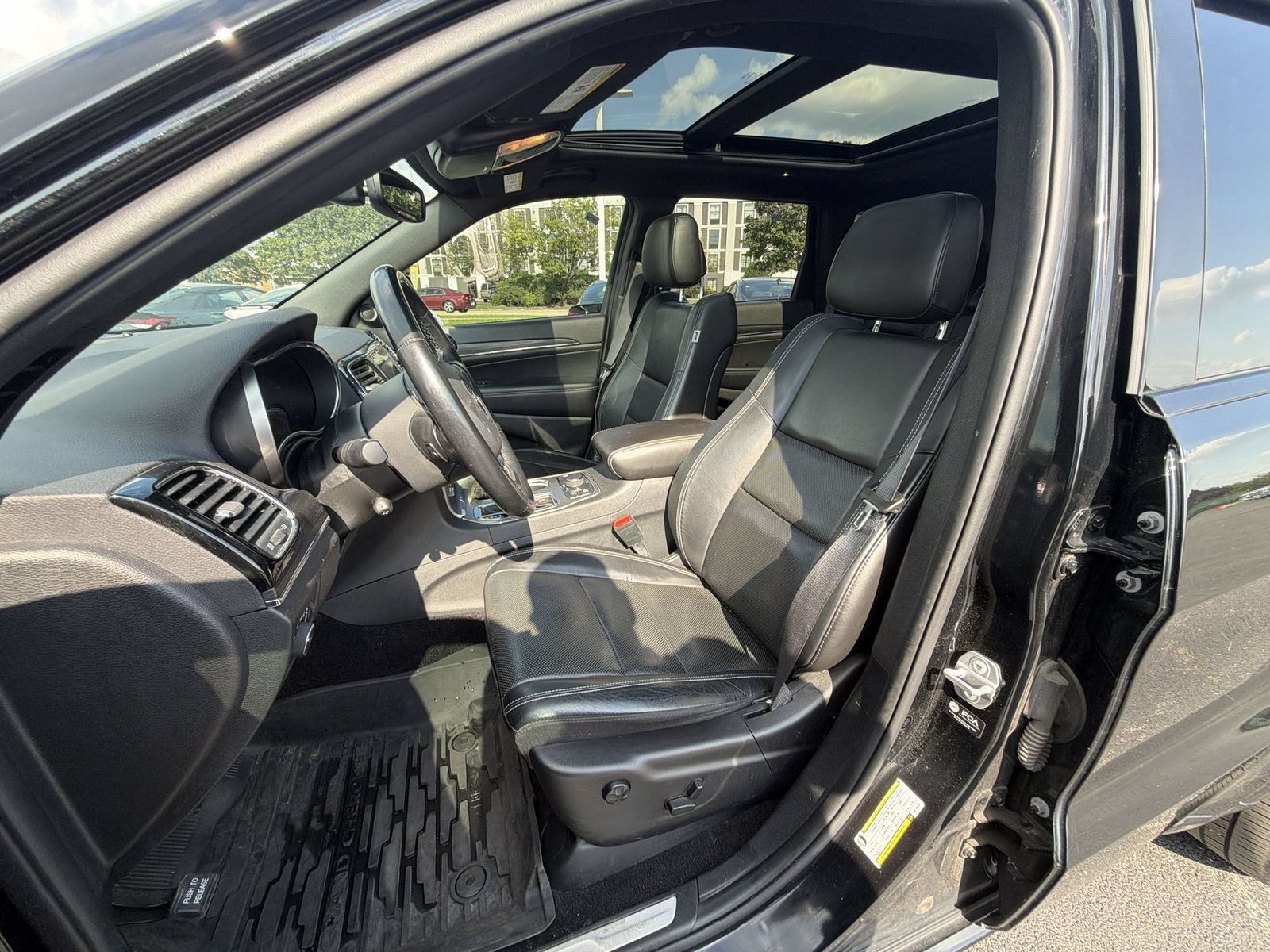 Used 2021 Jeep Grand Cherokee Limited w/ Quick Order Package 28K 80th AWD/4WD image 13
