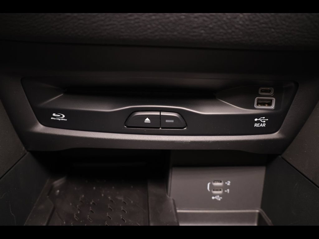 New 2027 Chrysler Pacifica Pinnacle w/ Theater Group AWD/4WD image 25