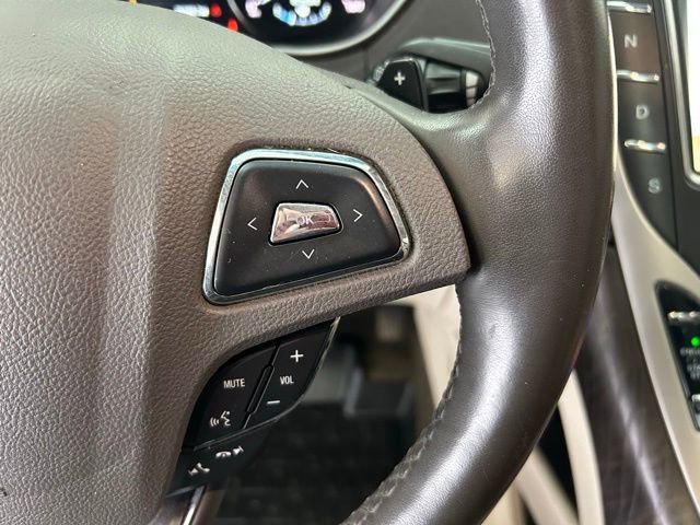 Used 2017 Lincoln MKX Reserve w/ Driver Assistance Package image 19