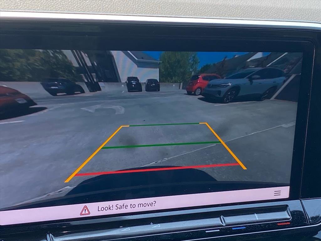 Certified 2024 Volkswagen Atlas Cross Sport SE AWD/4WD image 15