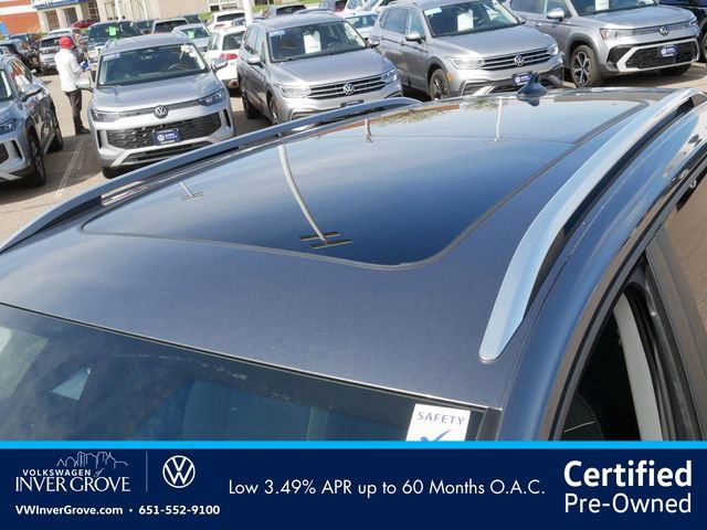 Used 2023 Volkswagen Taos SE w/ Panoramic Sunroof Package AWD/4WD image 11