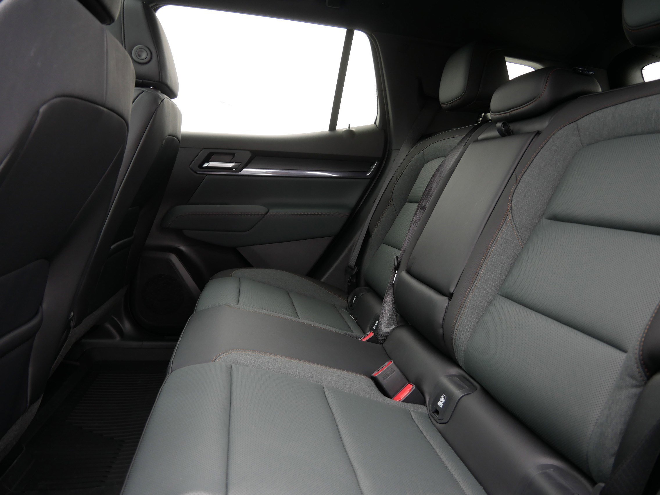 New 2026 GMC Terrain AT4 w/ Technology Package II AWD/4WD image 5