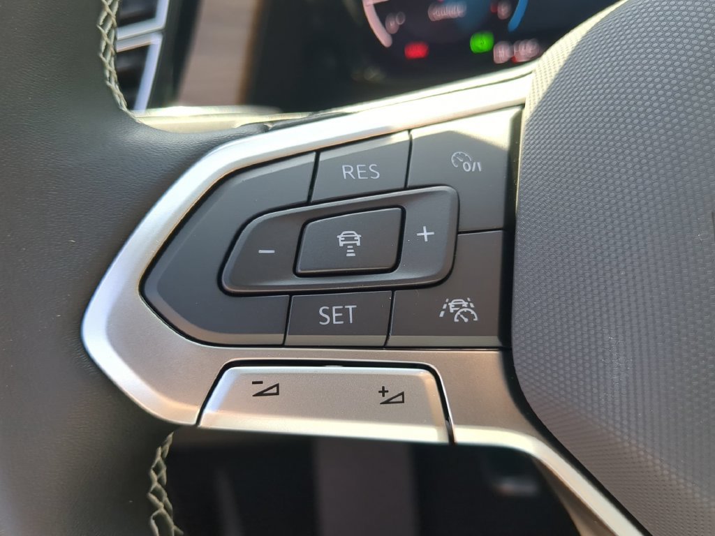 New 2026 Volkswagen Atlas SE FWD image 29