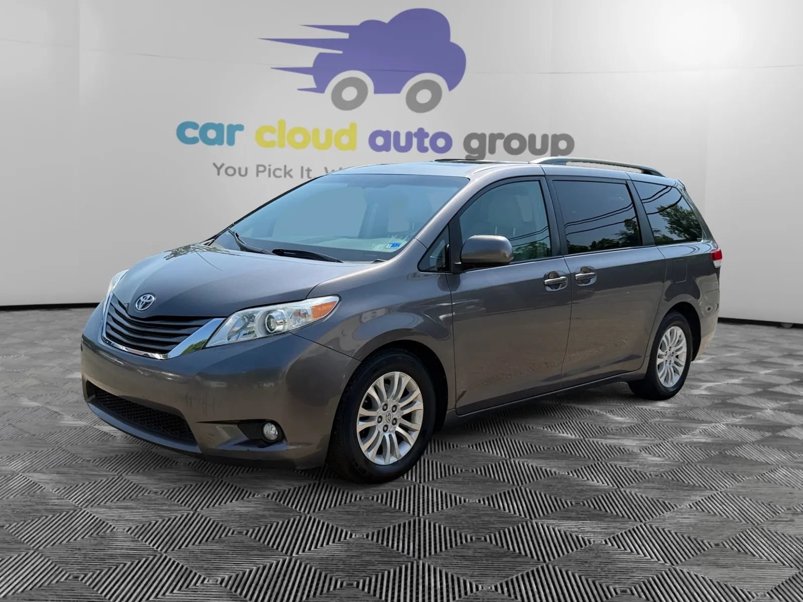 Used 2011 Toyota Sienna XLE w/ Entertainment Pkg FWD image 1
