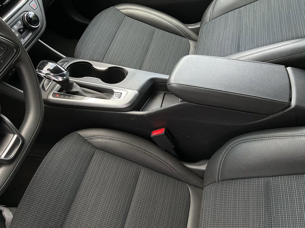 Used 2025 Buick Envista Preferred image 34