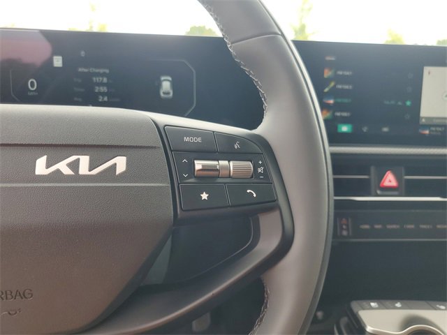 New 2025 Kia EV6 Wind image 17