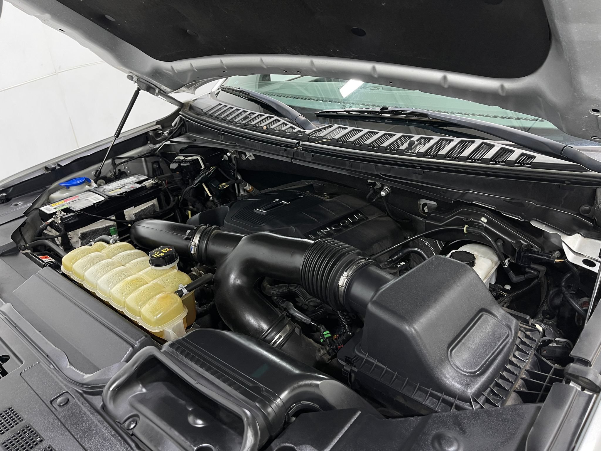 Used 2019 Lincoln Navigator Select AWD/4WD image 27