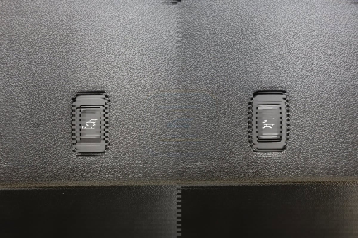 Used 2025 Cadillac XT6 Premium Luxury image 48