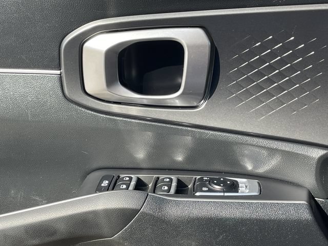 Used 2025 Kia Sorento LX FWD image 21