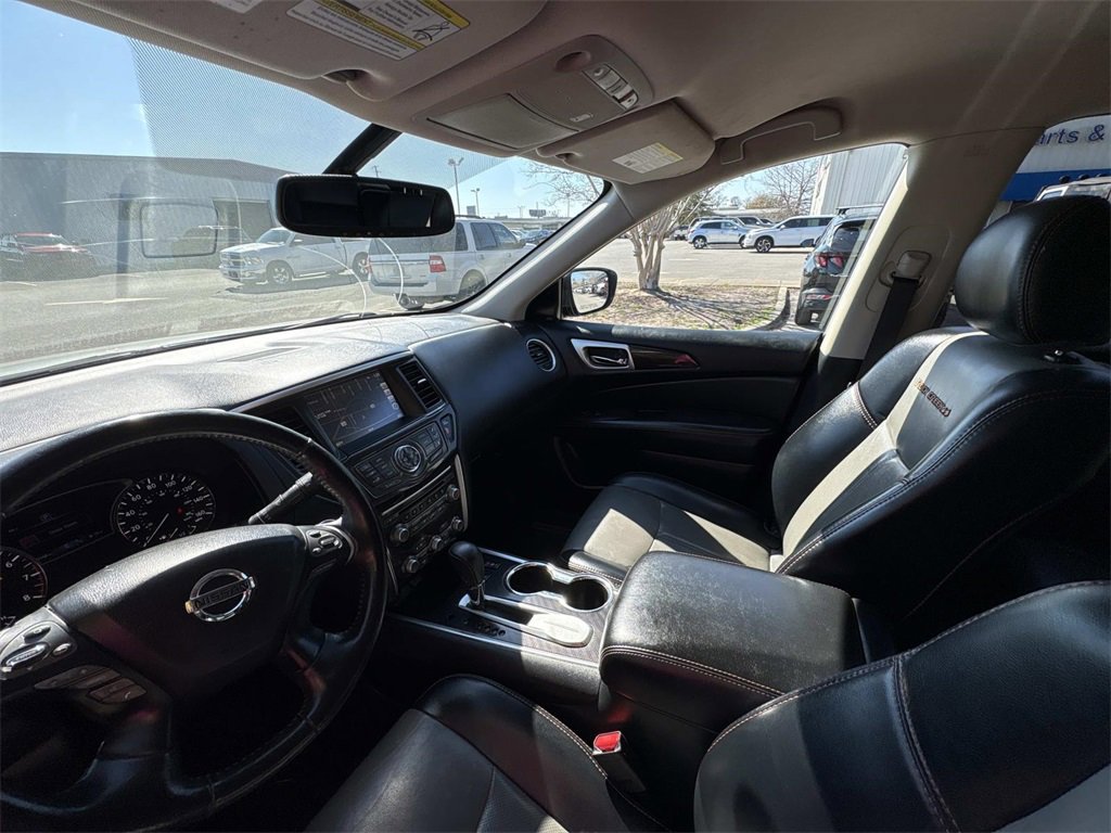 Used 2019 Nissan Pathfinder SL w/ Rock Creek Edition image 10