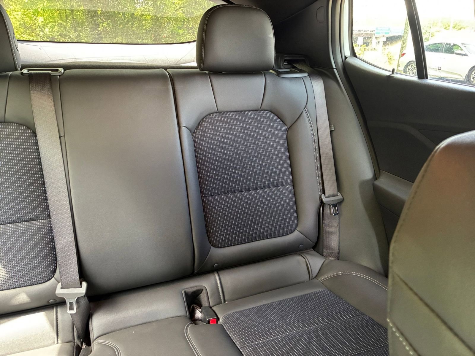 Used 2025 Buick Envista Preferred image 36