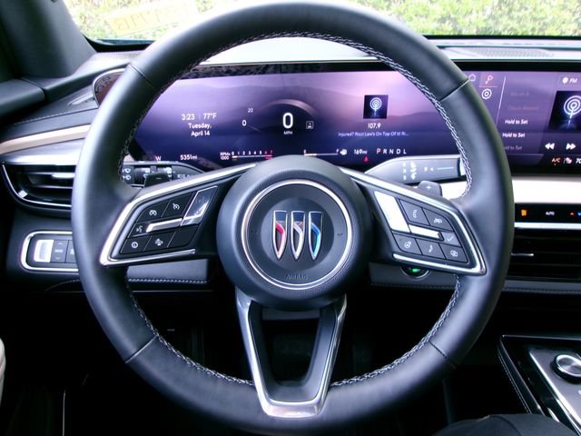 Used 2025 Buick Enclave Preferred w/ Power Package image 9