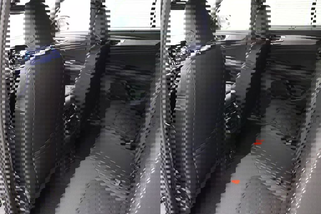 Used 2025 Volkswagen Atlas Cross Sport SE image 12