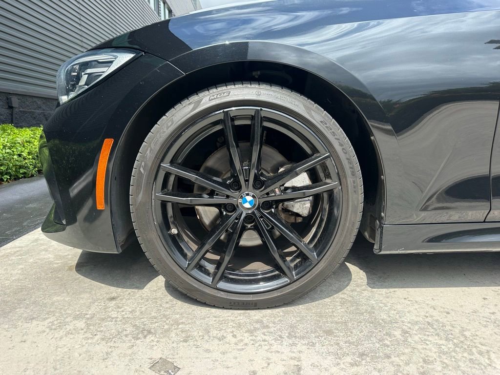 Used 2021 BMW 330i Sedan w/ M Sport Package RWD image 15