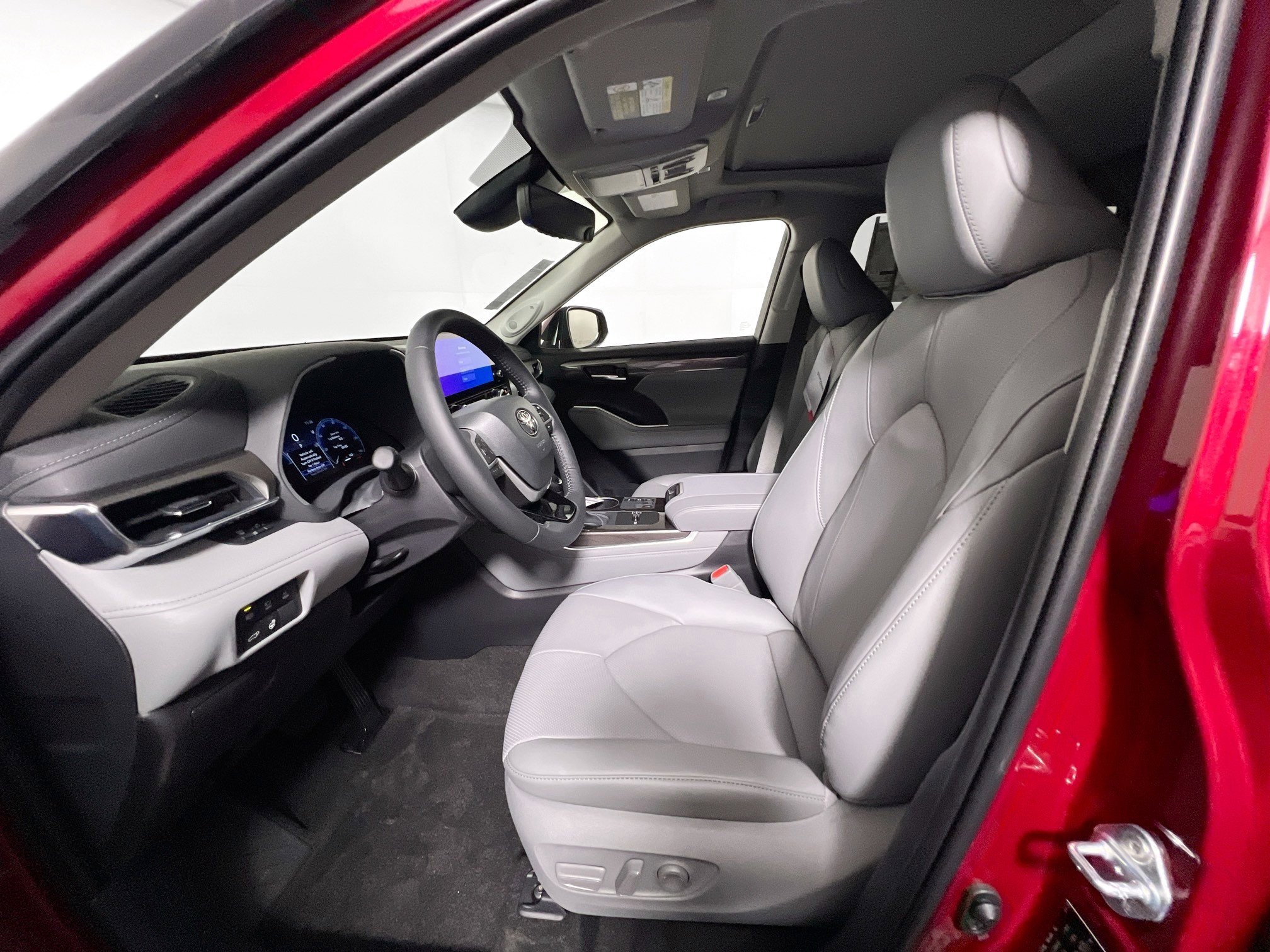 New 2026 Toyota Highlander Limited image 14