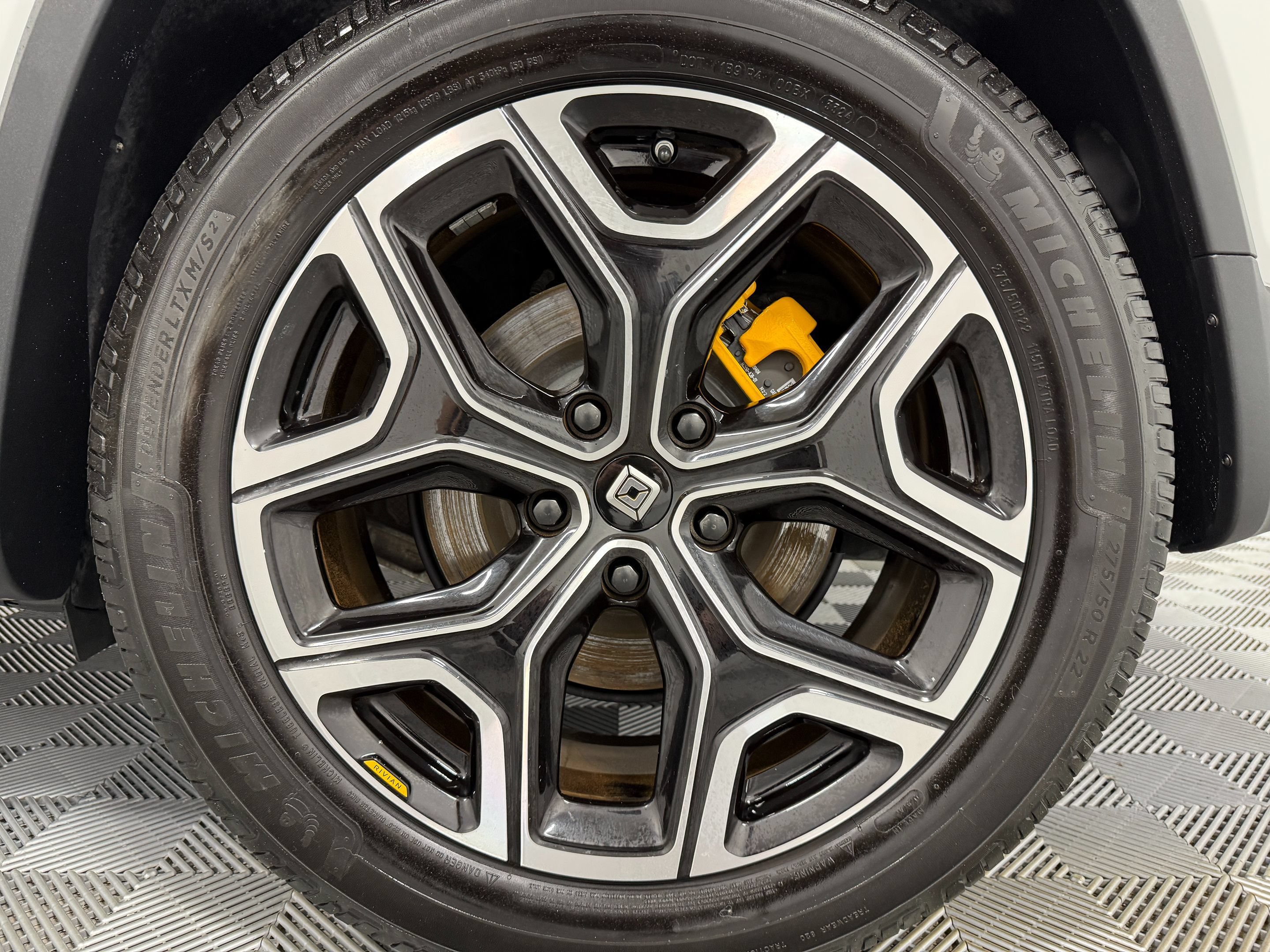 Used 2023 Rivian R1S Launch Edition Quad AWD/4WD image 42