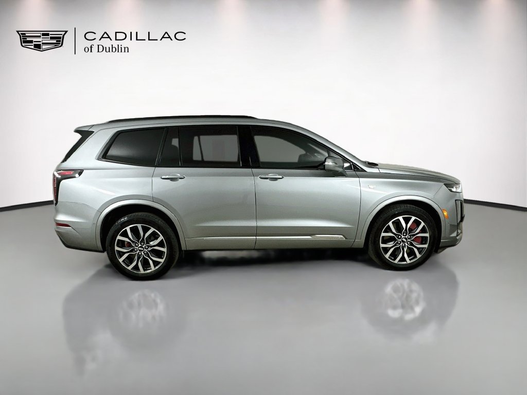 Used 2025 Cadillac XT6 Sport w/ Technology Package AWD/4WD image 4