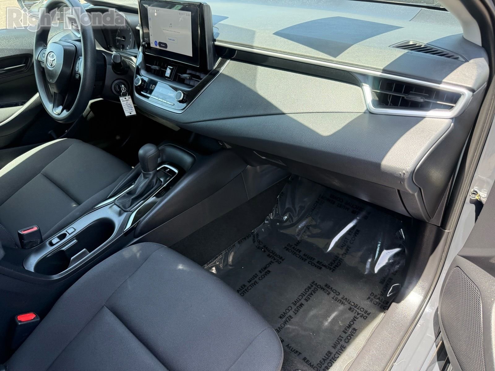 Used 2024 Toyota Corolla LE FWD image 29