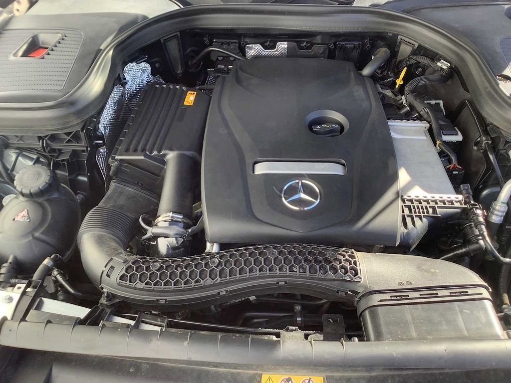 Used 2019 Mercedes-Benz GLC 300 4MATIC Coupe image 9