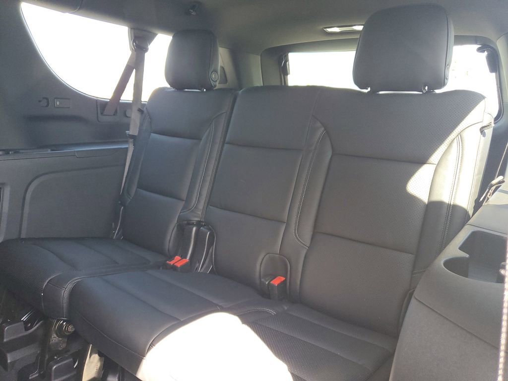 New 2026 Chevrolet Suburban LS image 14