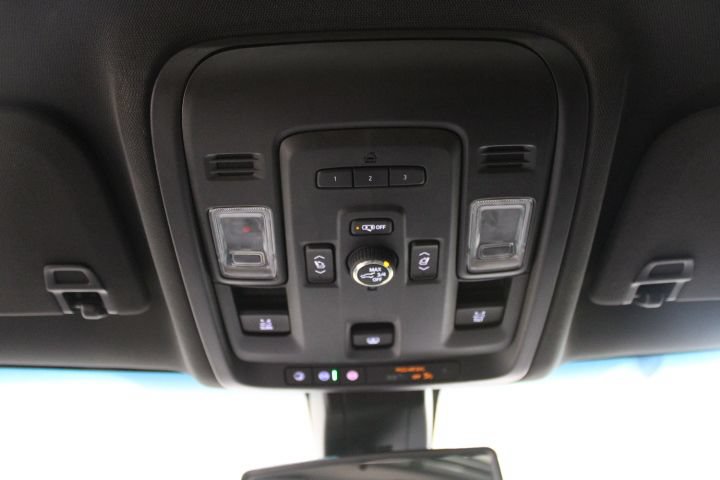 Used 2022 Chevrolet Suburban RST w/ Luxury Package AWD/4WD image 44