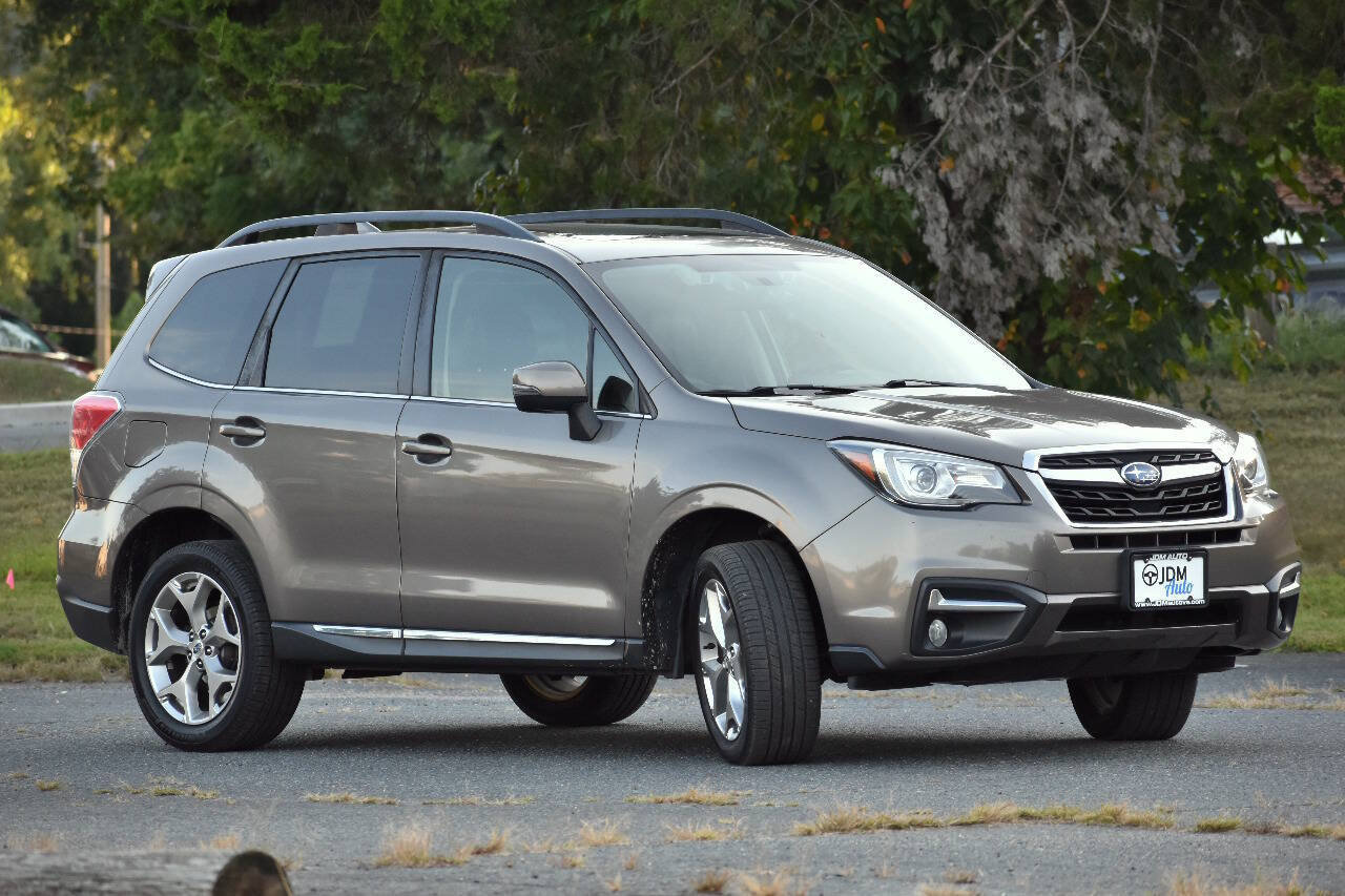Used 2017 Subaru Forester 2.5i Touring AWD/4WD image 4