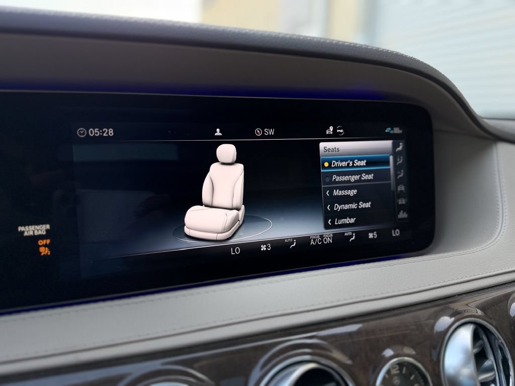 Used 2019 Mercedes-Benz S 560 Sedan image 20