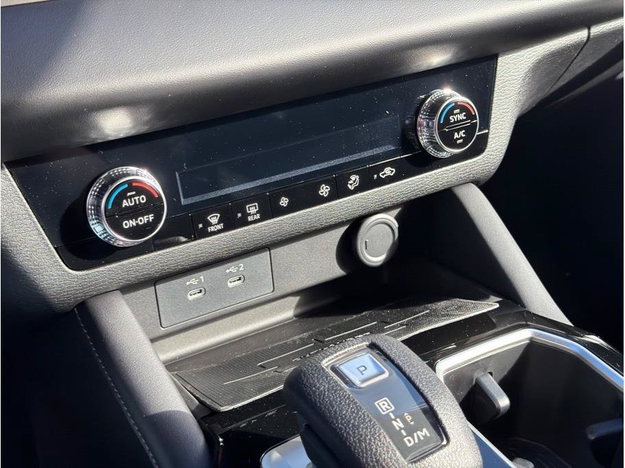 New 2026 Mitsubishi Outlander ES FWD image 13