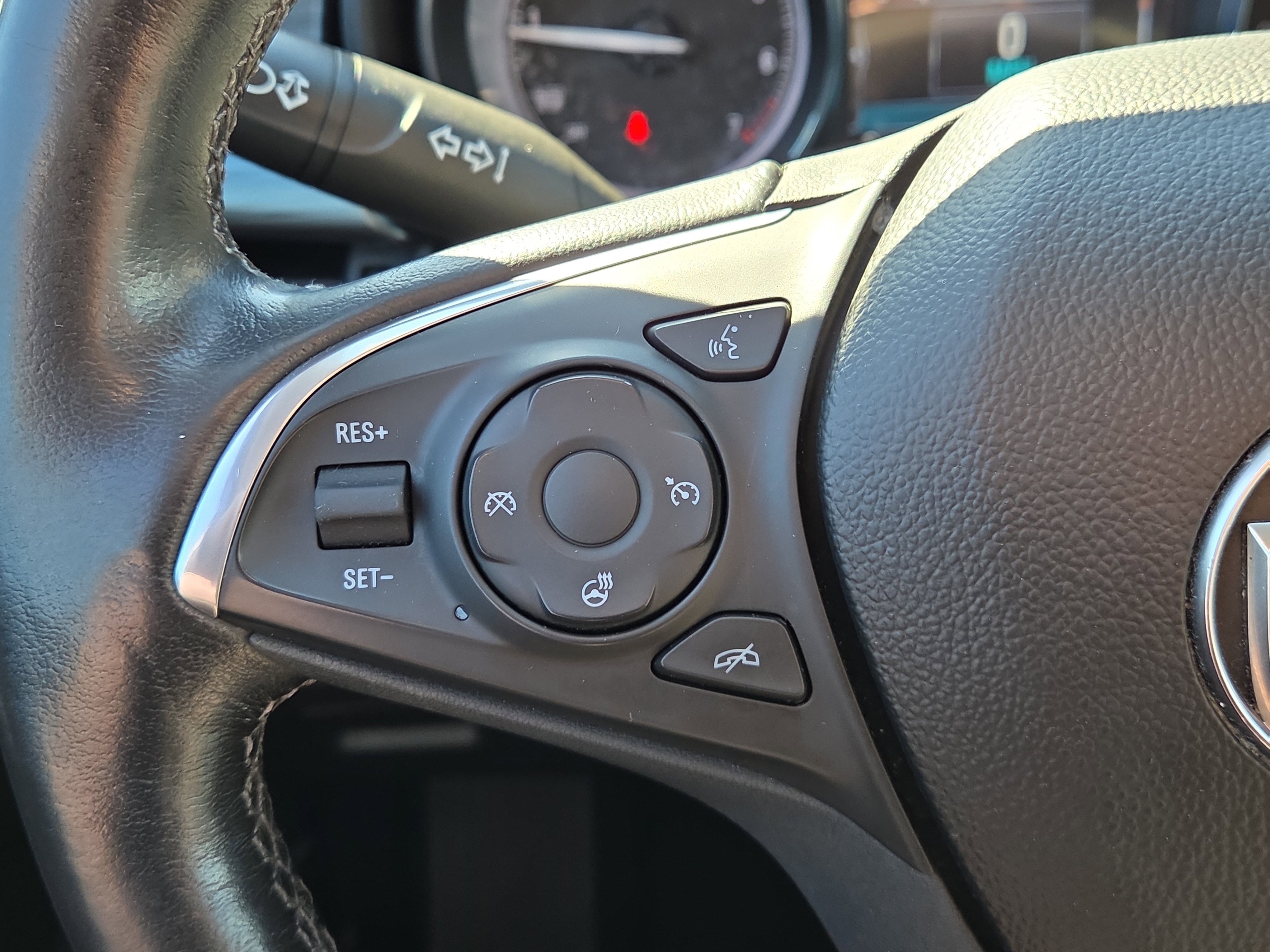 Used 2020 Buick Envision Essence FWD image 20