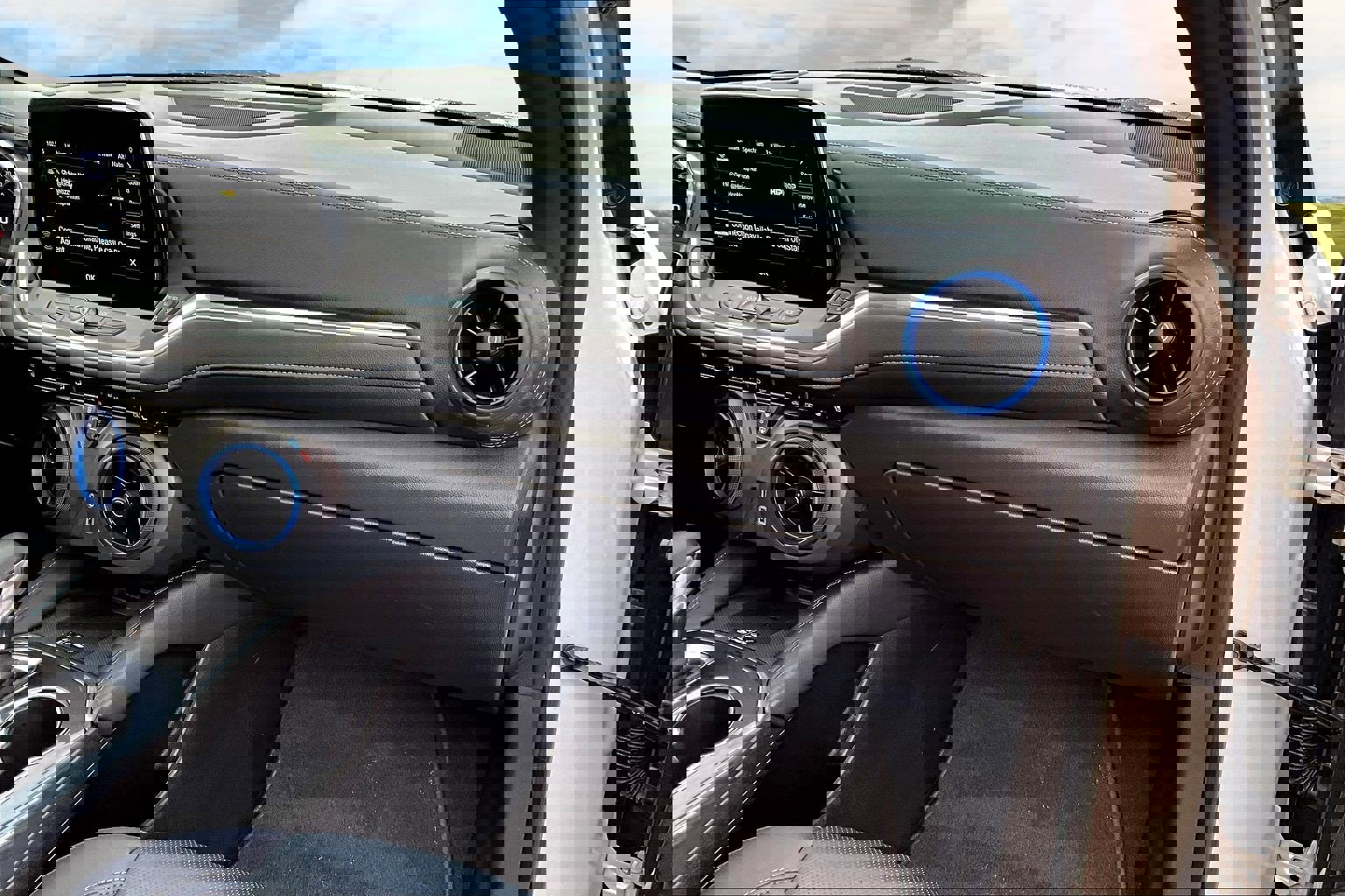 Used 2023 Chevrolet Blazer RS w/ Driver Confidence II Package image 18