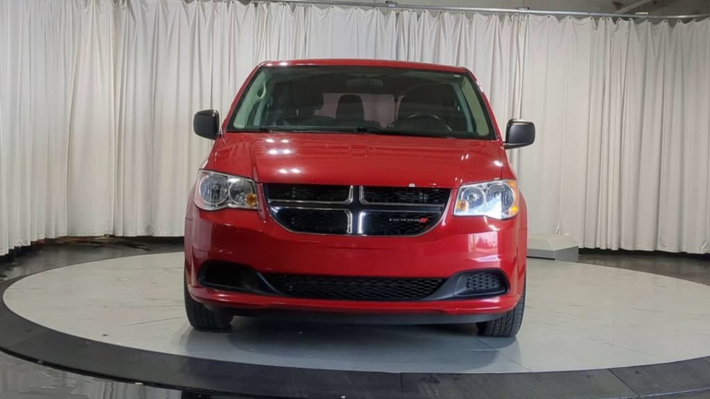 Used 2016 Dodge Grand Caravan American Value Package FWD image 3