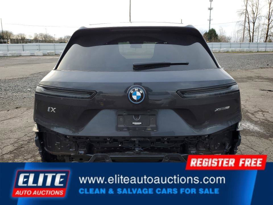 Used 2022 BMW iX xDrive50 w/ Premium Package image 12