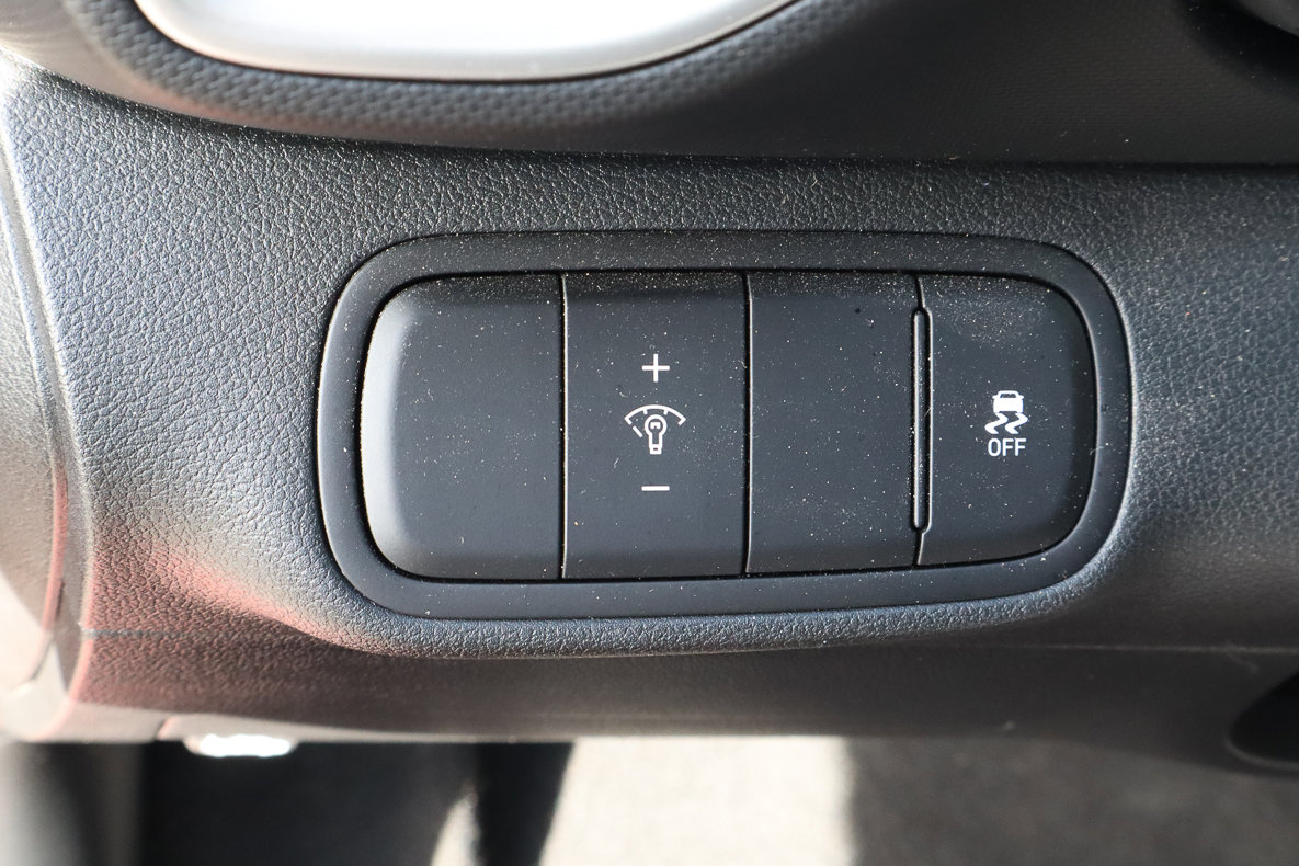 Used 2025 Hyundai Venue SEL image 15