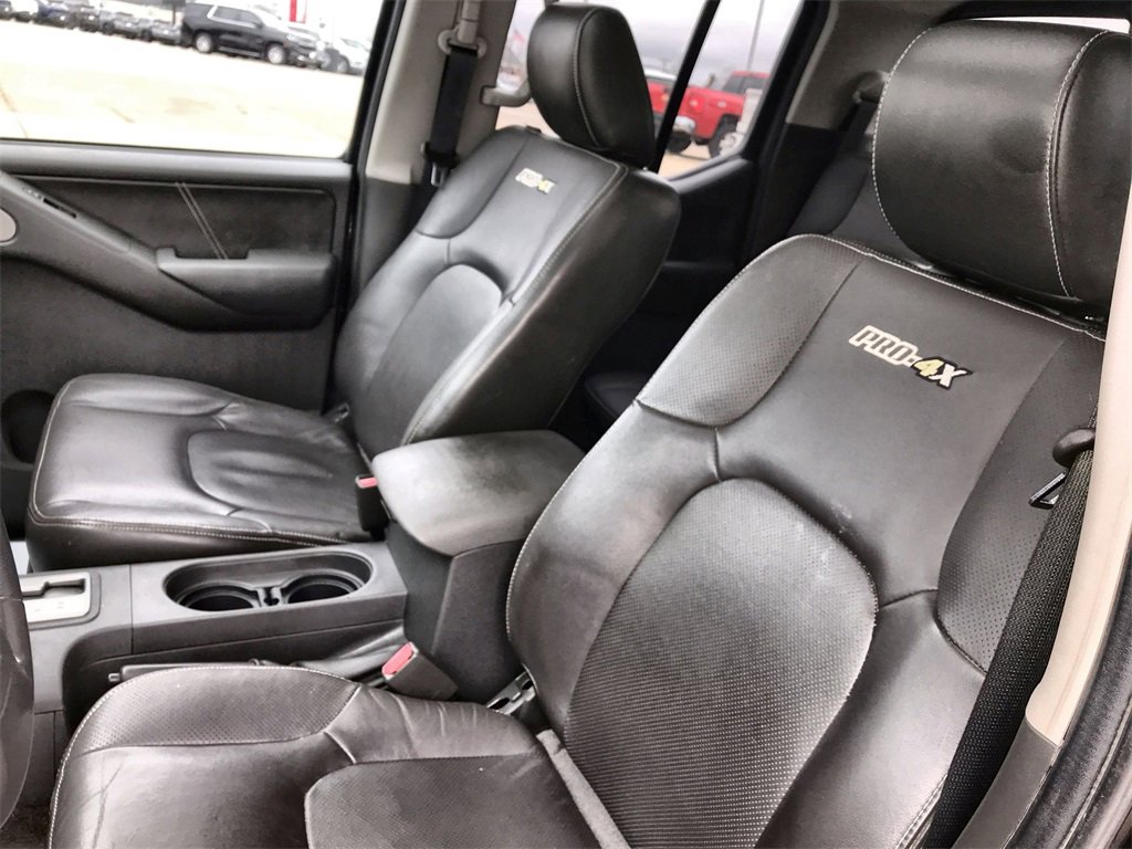 Used 2014 Nissan Frontier PRO-4X w/ Pro-4x Luxury Package image 11