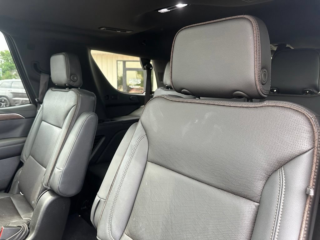 Used 2021 Chevrolet Tahoe High Country w/ Premium Package AWD/4WD image 24
