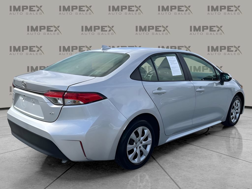 Used 2024 Toyota Corolla LE FWD image 5
