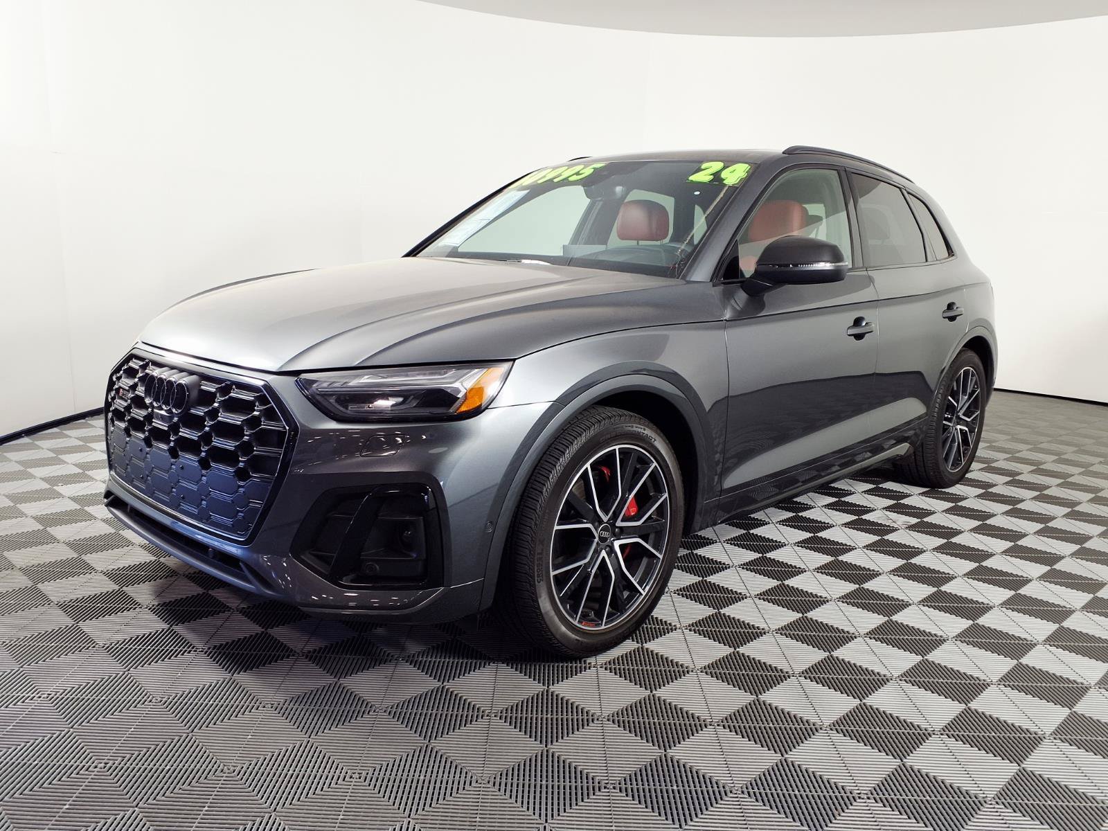 Used 2024 Audi SQ5 Prestige AWD/4WD image 1