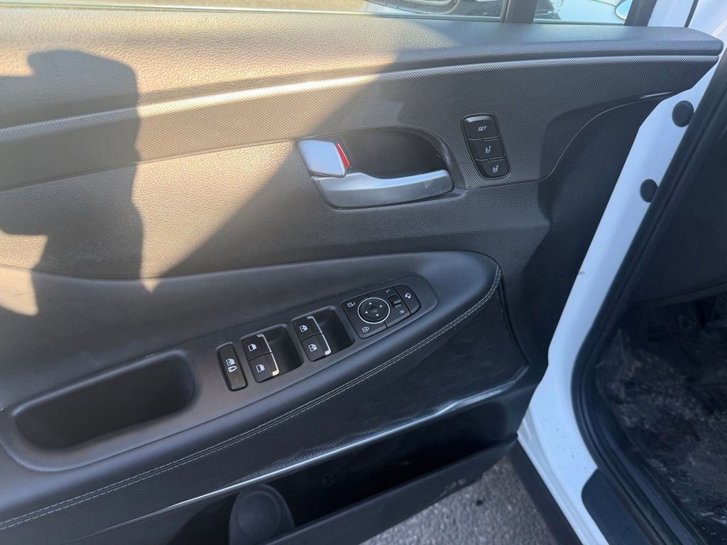 Used 2023 Hyundai Santa Fe Limited w/ Cargo Package image 11