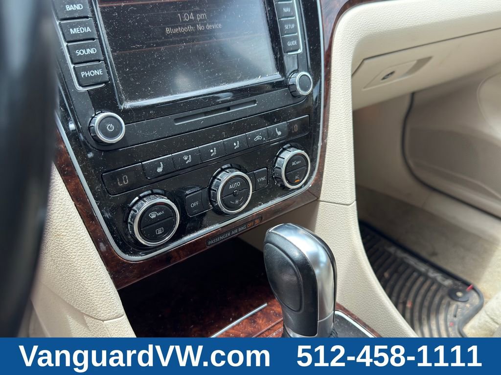 Used 2012 Volkswagen Passat 2.5 SEL FWD image 17