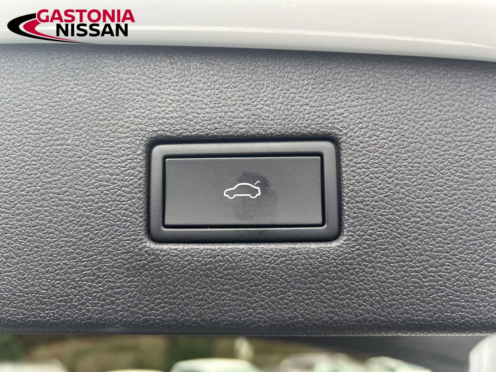 Used 2024 Volkswagen Tiguan SE image 34