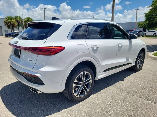 Certified 2025 Audi Q5 Premium w/ Convenience Package AWD/4WD image 7
