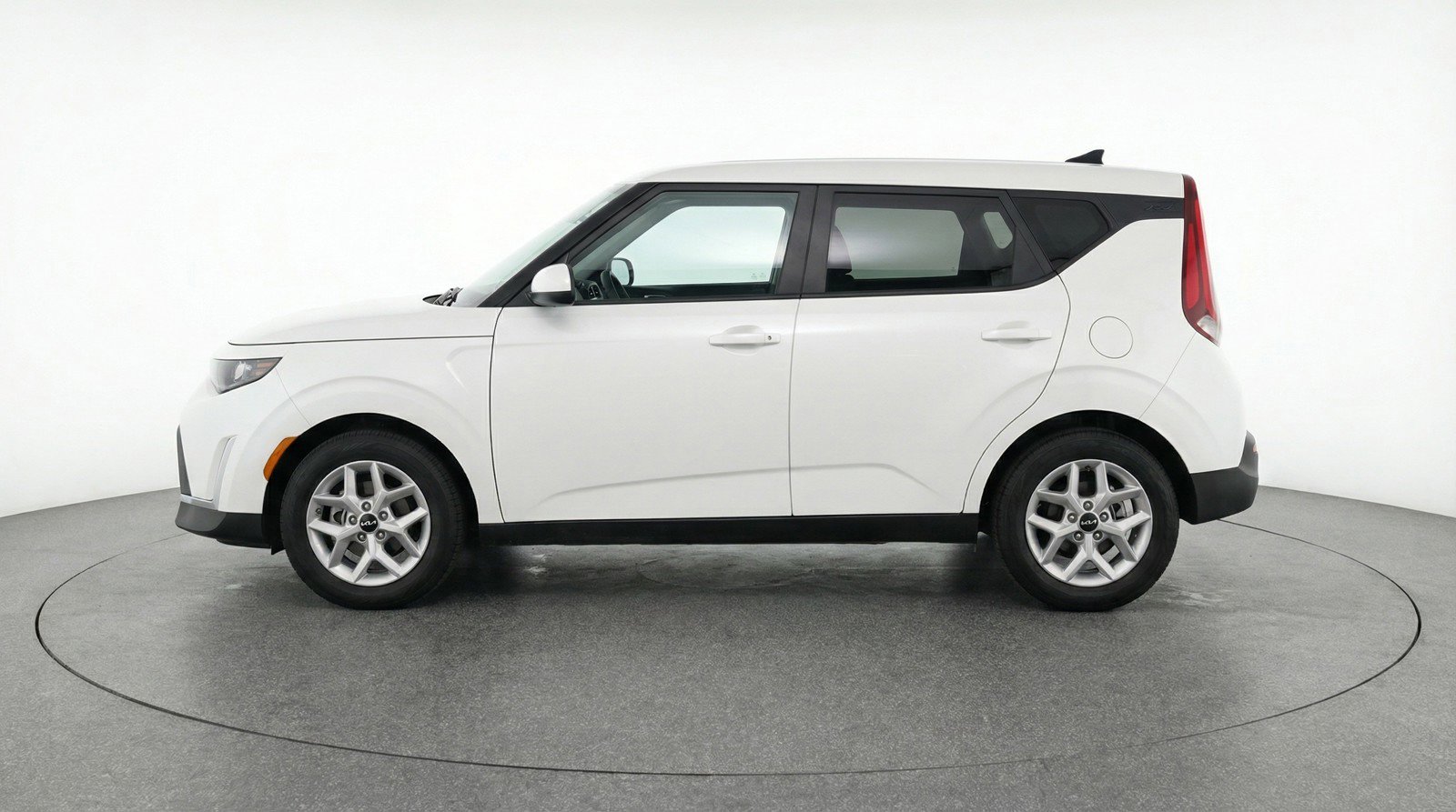Used 2025 Kia Soul LX w/ LX Technology Package image 5