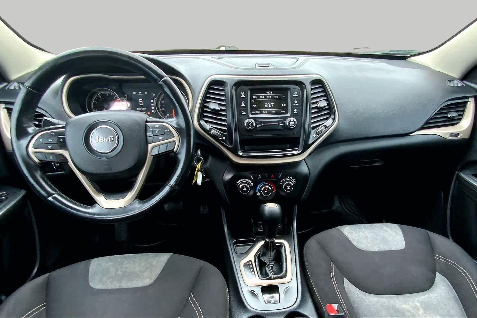 Used 2016 Jeep Cherokee Sport FWD image 16