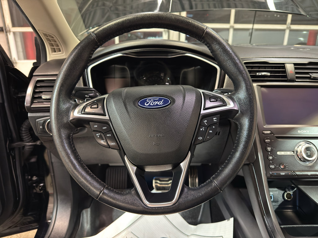 Used 2018 Ford Fusion Titanium AWD/4WD image 16